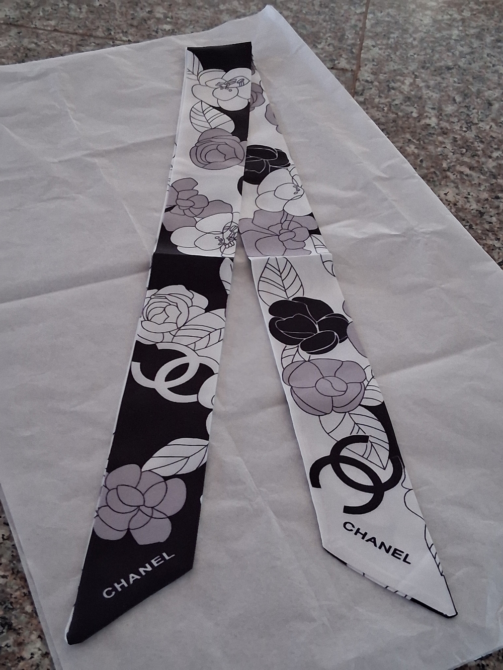Designer inspired Black and White Camellia Logo Silk Twilly Scarf.New - Picture 3 of 3